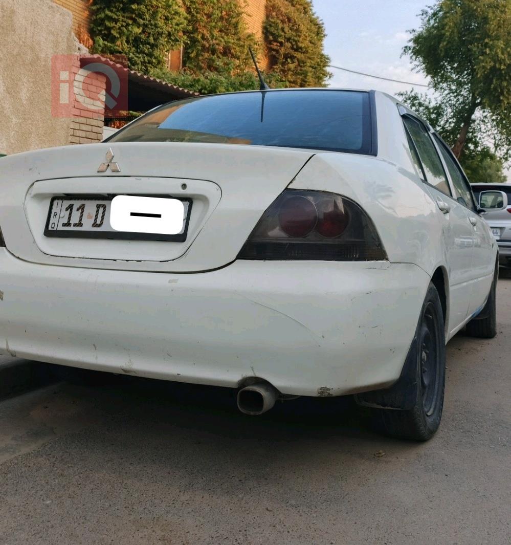 میتسوبیشی لانسەر